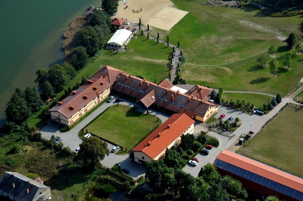 Hotel Sypniewo Margonin Exterior photo